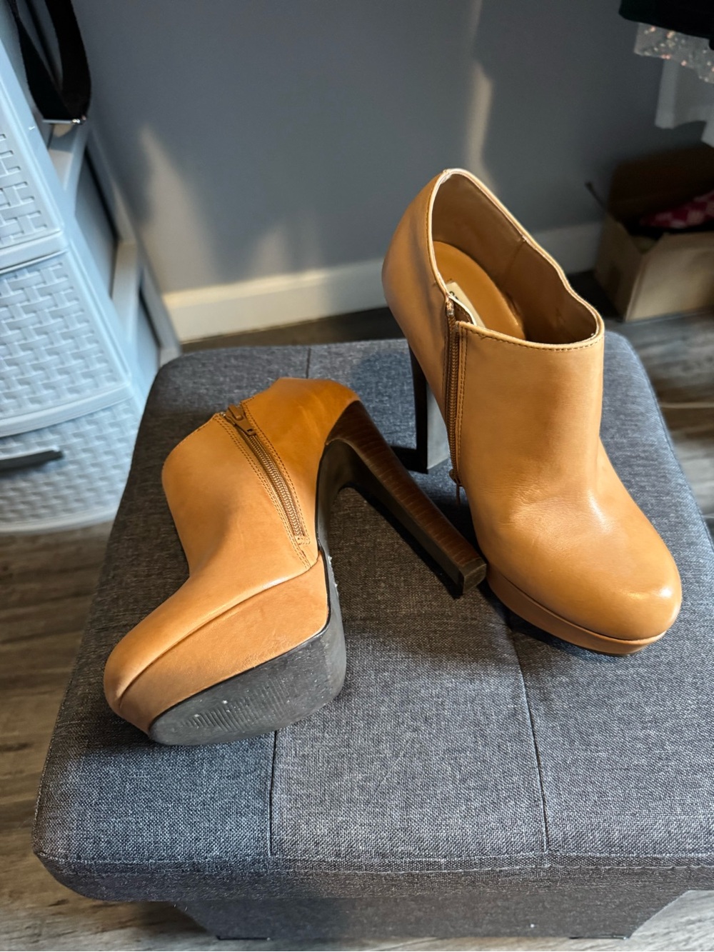 Steve Madden Tan Platform Ankle Booties with Side Zip